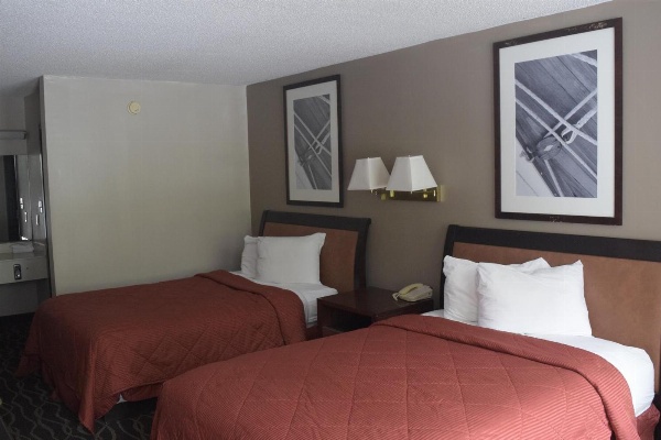 Landmark Inn image 5