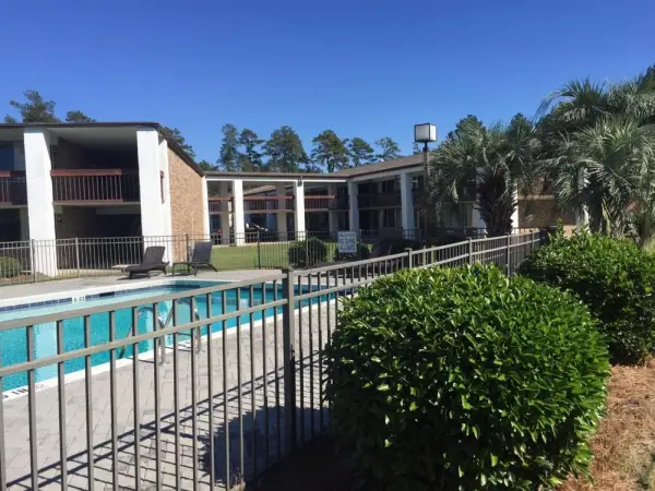 Landmark Inn 9