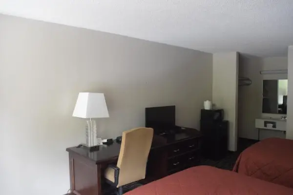 Landmark Inn 6